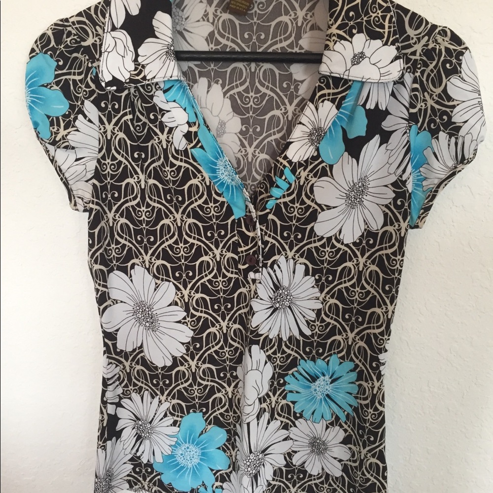 Floral fitted blouse